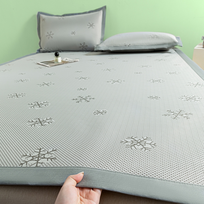 91家纺网 家纺一手货源 找家纺 阿亮家居 2025新款凉席碳光席冰丝席三件套 雪花-灰色