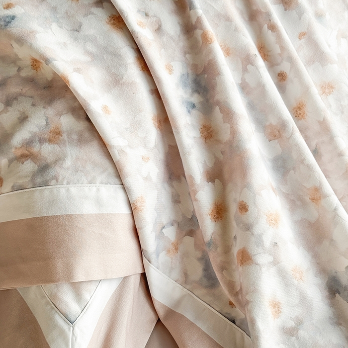 91家纺网 家纺一手货源 找家纺 巧玲珑 2025新款60支A类进口数码印花美式双拼四季款长绒棉四件套 琉璃幻境