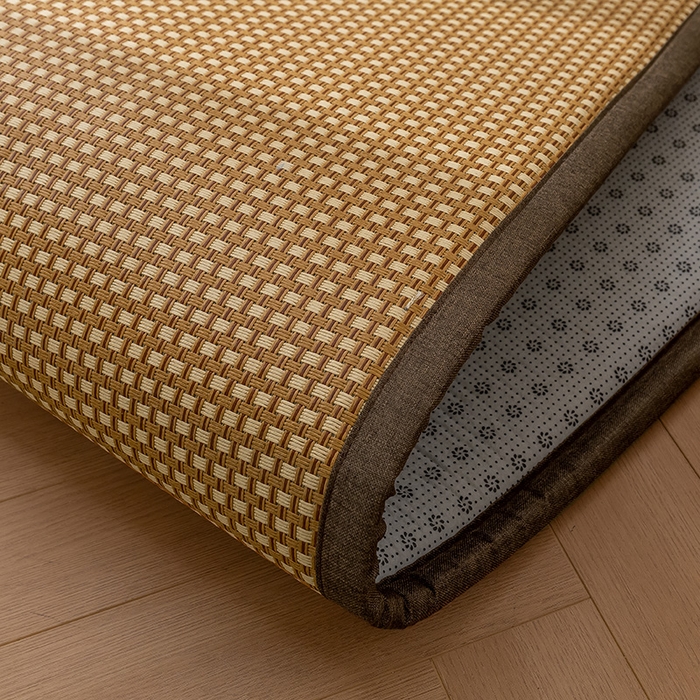 91家纺网 家纺一手货源 找家纺 2025新款包边工艺凉感冰藤地铺睡垫系列凉席地垫 白玉藤