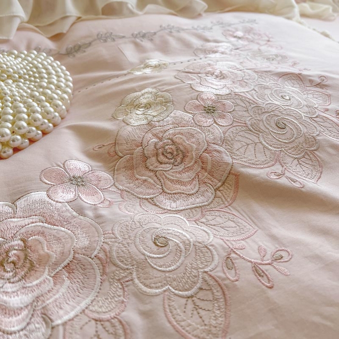 91家纺网 家纺一手货源 找家纺 亲亲公主 2025新款全棉绣花+蕾丝双层花边四件套-奶油玫瑰 奶油玫瑰一粉玉