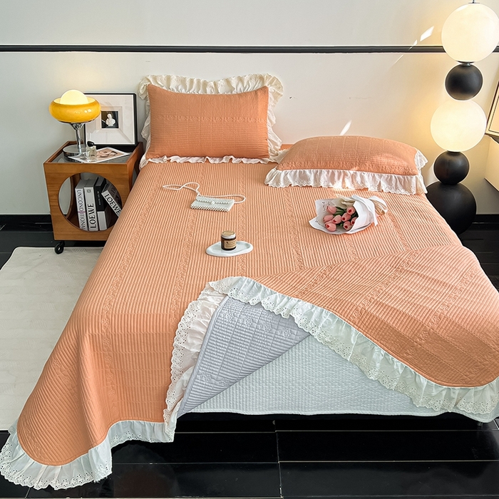 91家纺网 家纺一手货源 找家纺 沐纯家居 2025新款棉小乐花边床盖三件套 南瓜桔