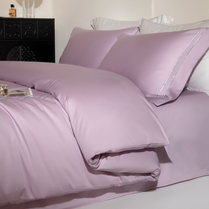 91家纺网 家纺一手货源 找家纺 121  2025新款长绒棉纯棉高支高密贡缎刺绣四件套 贵族紫