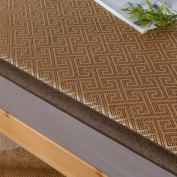 91家纺网 家纺一手货源 找家纺 2025新款包边工艺凉感冰藤地铺睡垫系列凉席地垫 回字冰藤