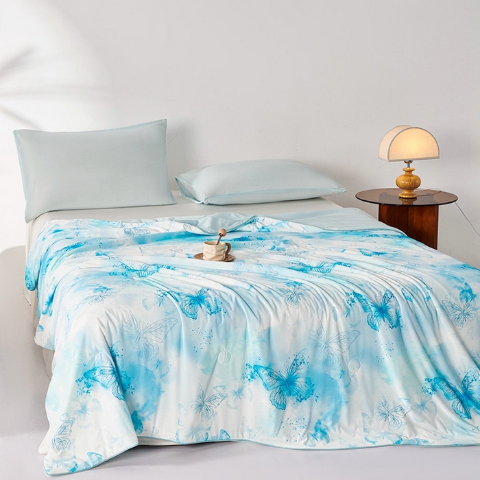 91家纺网 家纺一手货源 找家纺 缔锦家纺 2025新款凉感丝印花夏被 蝶恋-海盐兰