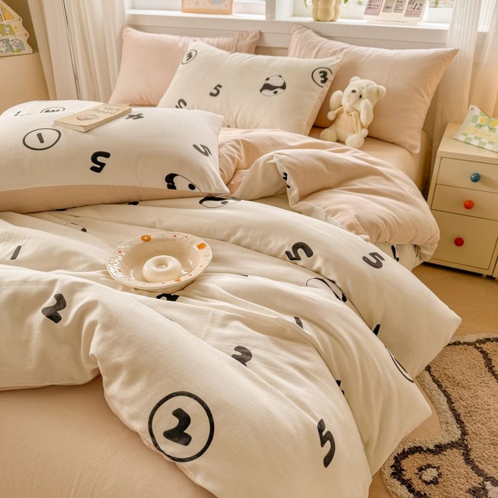 91家纺网 家纺一手货源 找家纺 2025新款40s全棉双层纱圆角吊边款四件套 DIY熊猫