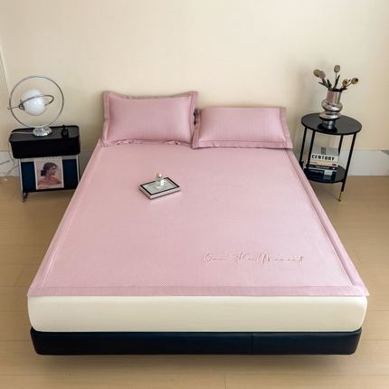 91家纺网 家纺一手货源 找家纺 孩子王家纺 2025新款冰豆豆华夫格绣花床单床笠-万丽和系列 万丽和-婴儿粉