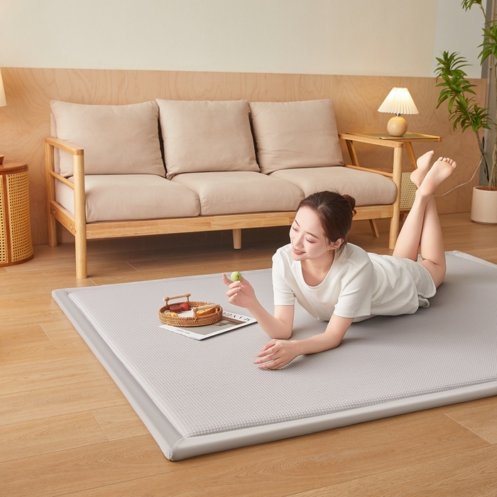 91家纺网 家纺一手货源 找家纺 2025新款包边工艺凉感冰藤地铺睡垫系列凉席地垫 华夫格灰