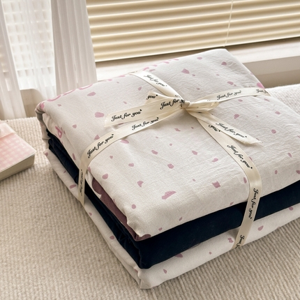 91家纺网 家纺一手货源 找家纺 冕悠家纺 2025新款A类高克重糯叽叽超柔糯水洗棉印花四件套 蛋糕奶狗