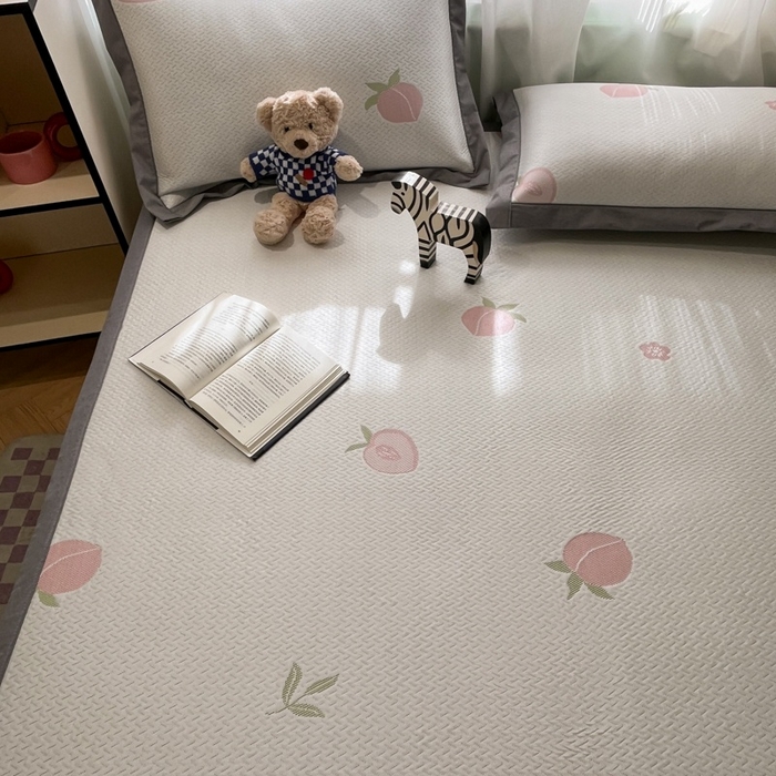 91家纺网 家纺一手货源 找家纺 孩子王家纺 2025新款冰丝席提花冰豆豆系列床单床笠 桃桃