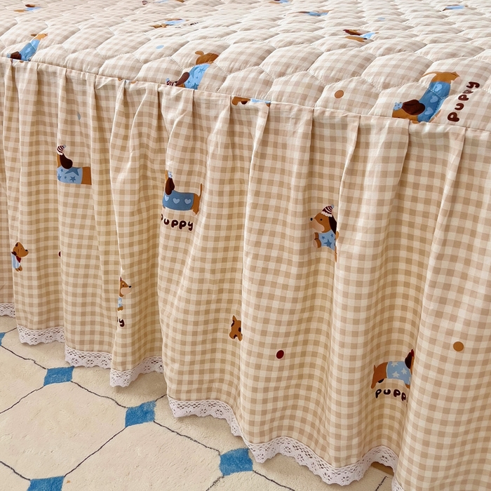 91家纺网 家纺一手货源 找家纺 2025新款全棉夹棉床裙 俏皮狗