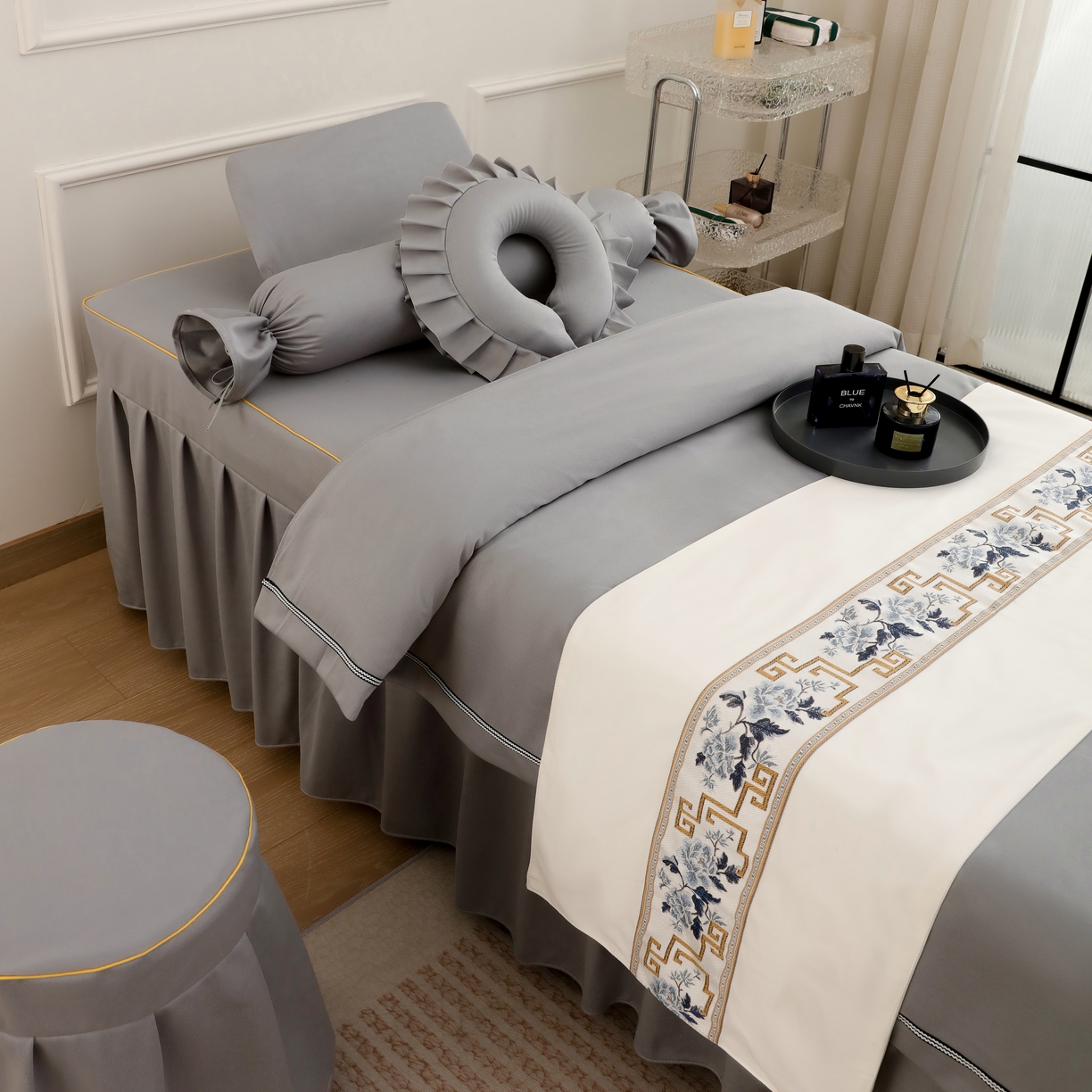 91家纺网 家纺一手货源 找家纺 千姿坊美 容床罩 2025新款永恒美 容床四件套 601永恒灰色