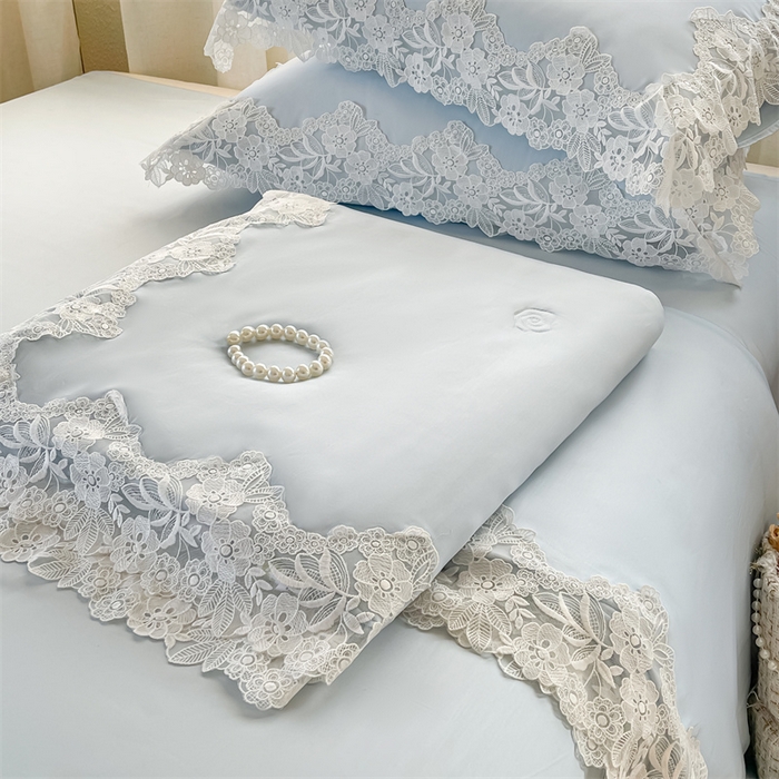 91家纺网 家纺一手货源 找家纺 雯豆家纺 2025夏季新品天丝蕾丝花边款夏被四件套夏天凉感薄被空调被 米娅-气泡蓝