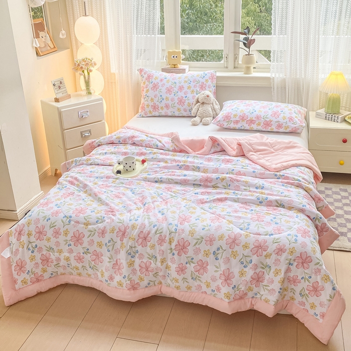 91家纺网 家纺一手货源 找家纺 穆琪 2025年新款小清新手包边夏凉被水洗棉印花夏被 左岸花开