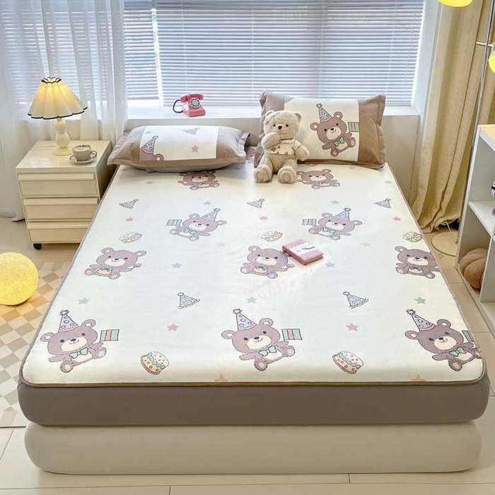 91家纺网 家纺一手货源 找家纺 鑫琪莱家纺 2025新款数码印花加密冰藤凉席三件套 床笠款-生日派对