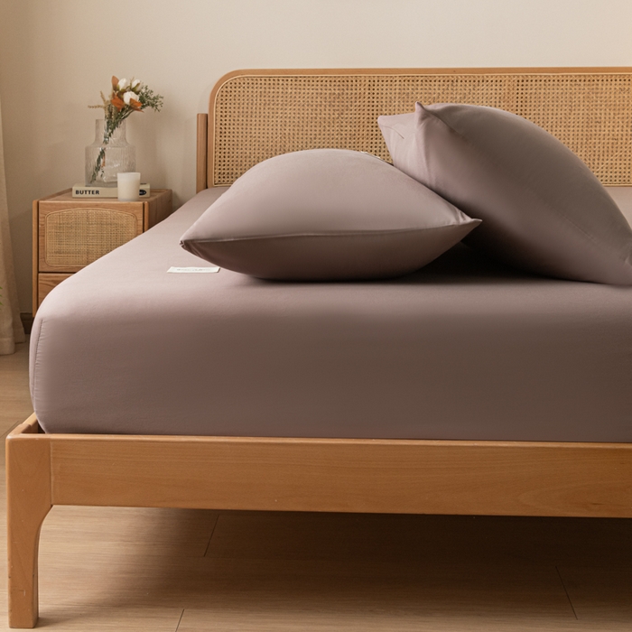 91家纺网 家纺一手货源 找家纺 梵克保罗 2025新款亲肤舒适全棉13372喷气纯色单枕套 巧棕