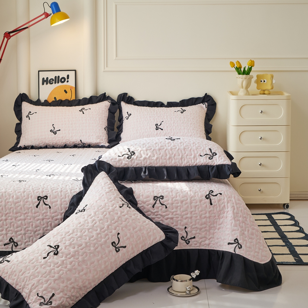 91家纺网 家纺一手货源 找家纺 蝶帕家纺 2025新款法式赫本风韩版花边水洗棉床盖四件套 半旧时光