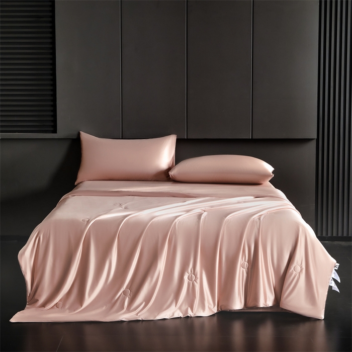 91家纺网 家纺一手货源 找家纺 雯豆家纺 2025夏季新品锦纶+氨纶高档冰丝凉感夏被空调被7A抗菌薄被芯 冰芙绸夏被-玫瑰金