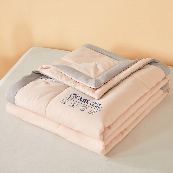 91家纺网 家纺一手货源 找家纺 猎鹿人家纺 2025新款牛奶蛋白夏被 冰雾粉