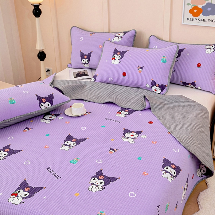 91家纺网 家纺一手货源 找家纺 情煊家纺 2025新款双面全棉夹棉床盖三件套 库洛米