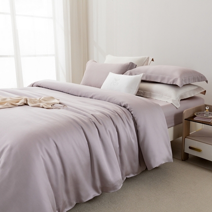 91家纺网 家纺一手货源 找家纺 121  2025新款60s支进口兰精天丝四件套-秋风QIUFENG系列（场景二） 月光紫