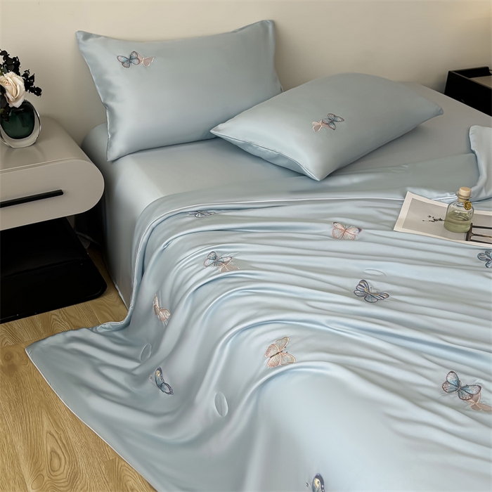 91家纺网 家纺一手货源 找家纺 雯豆家纺 2025夏季新品莱赛尔兰精天丝绣花刺绣夏被空调被四件套冰丝凉感薄被子 蝴蝶系列-雾霾蓝