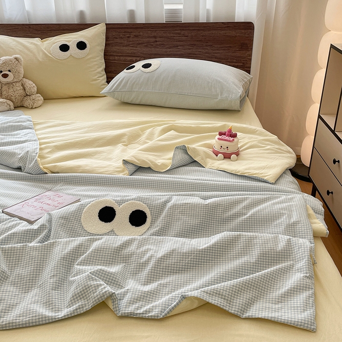 91家纺网 家纺一手货源 找家纺 桃心家居 2025新款云柔水洗棉毛巾绣大豆单夏被夏被四件套 水洗棉-大眼睛夏被小蓝格奶黄