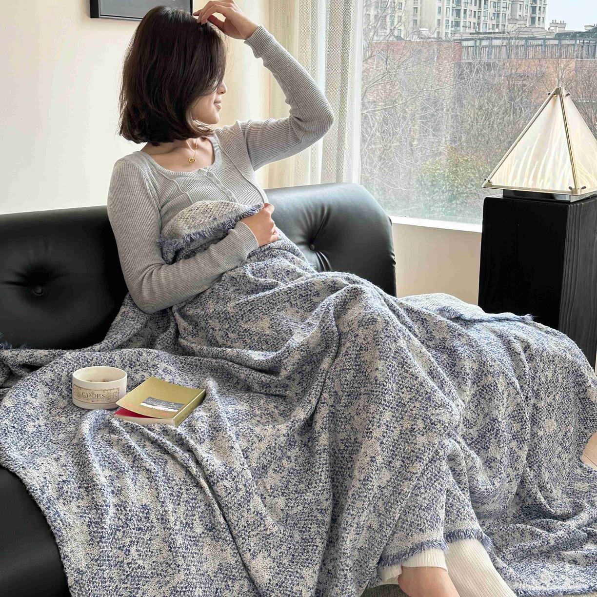 91家纺网 家纺一手货源 找家纺 金丝鸟家纺 2025春夏新款高端羊毛混纺盖毯毯子盖毯多功能盖毯飞机毯 利文 兰