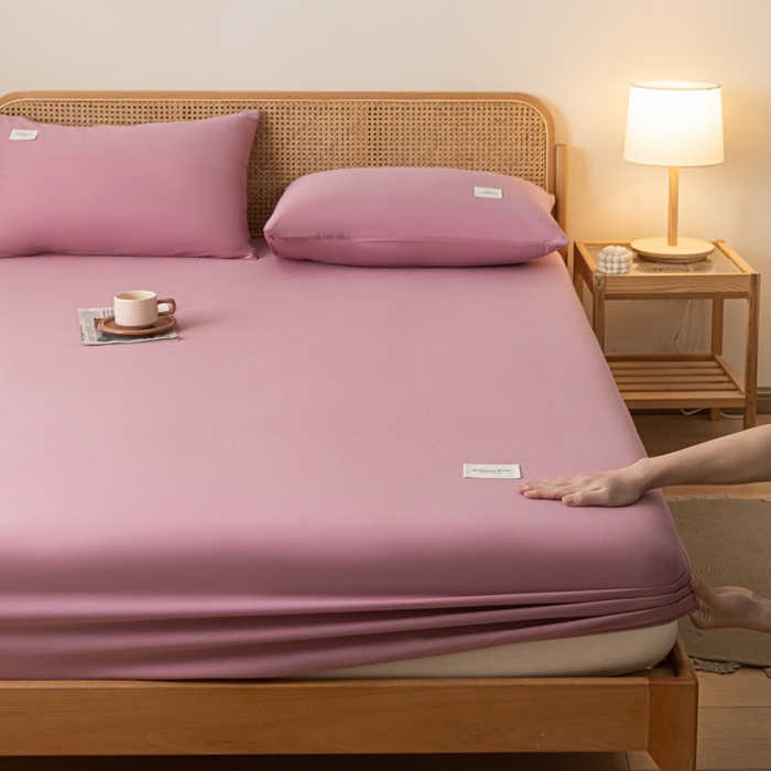 91家纺网 家纺一手货源 找家纺 梵克保罗 2025新款亲肤舒适全棉13372喷气纯色单枕套 紫豆沙