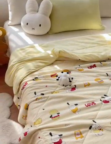 91家纺网 家纺一手货源 找家纺 梦恬佳 2025新款A类水洗皱皱棉夏凉被 汉堡小狗