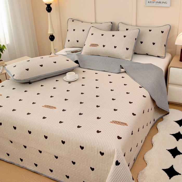 91家纺网 家纺一手货源 找家纺 情煊家纺 2025新款双面全棉夹棉床盖三件套 爱心
