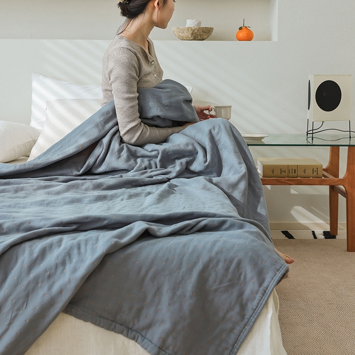 91家纺网 家纺一手货源 找家纺 雯雨2025新款A类全棉四层爱心刺绣纱布毛巾被 点点兰+橙