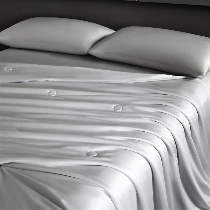 91家纺网 家纺一手货源 找家纺 雯豆家纺 2025夏季新品锦纶+氨纶高档冰丝凉感夏被空调被7A抗菌薄被芯 冰芙绸夏被-月光灰