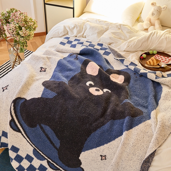 91家纺网 家纺一手货源 找家纺 （总）暖绵绵家纺 2025新款半边绒熊趣滑行卡通毯-皮卡熊