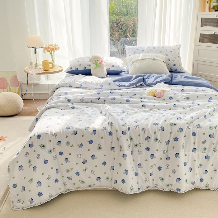 91家纺网 家纺一手货源 找家纺 穆琪 2025新款小花边印花夏被小清新夏凉被 小蘑菇