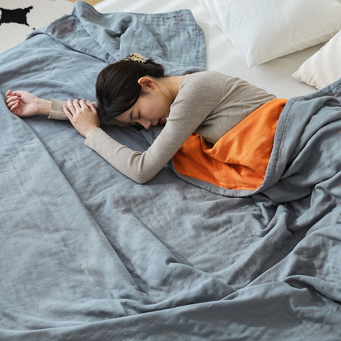 91家纺网 家纺一手货源 找家纺 雯雨2025新款A类全棉四层爱心刺绣纱布毛巾被 点点兰+橙