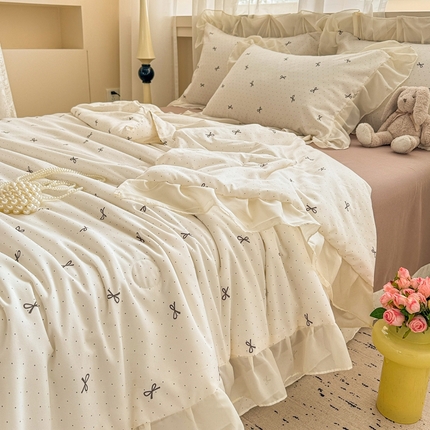 91家纺网 家纺一手货源 找家纺 芯贝儿 2025新款提花针织水洗m双层纱夏被四件套 蝴蝶结