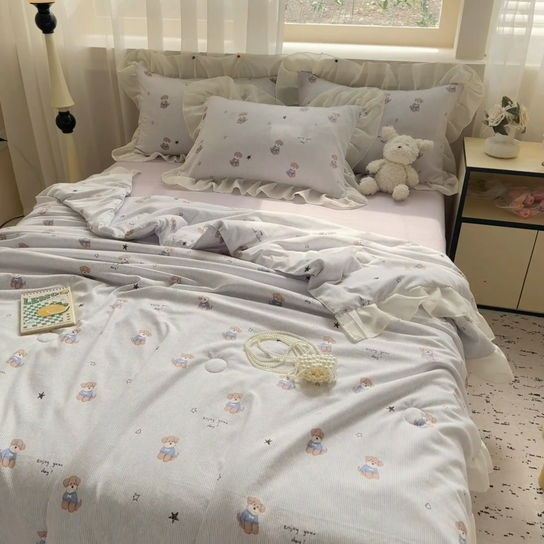 91家纺网 家纺一手货源 找家纺 芯贝儿 2025新款提花针织水洗m双层纱夏被四件套 可爱狗