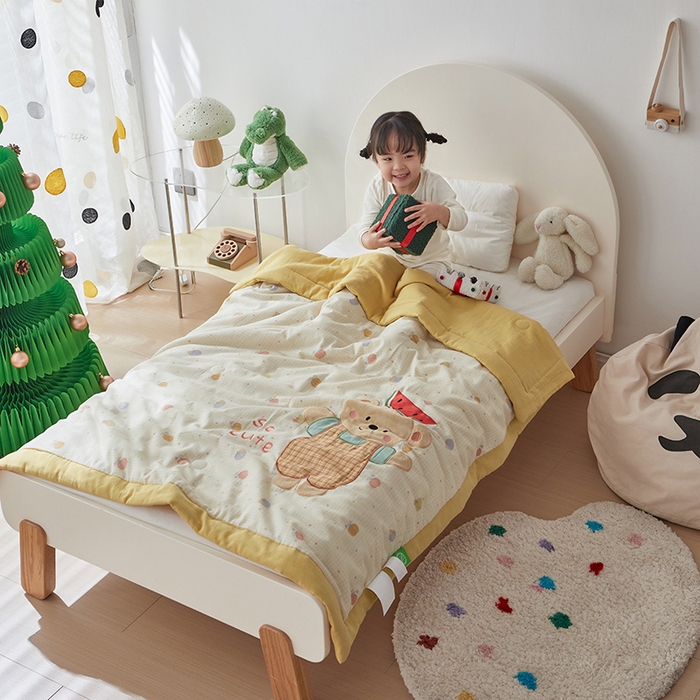 91家纺网 家纺一手货源 找家纺 荷马之梦 2025新款A类全棉双层纱贴布绣大豆儿童夏被轻芯系列 西瓜小熊