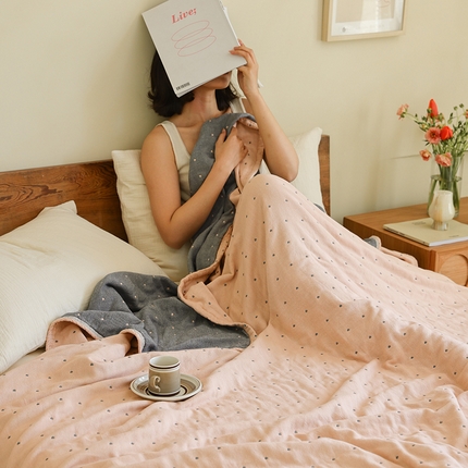 雯雨2025新款A类全棉四层爱心刺绣纱布毛巾被 爱心粉+灰色