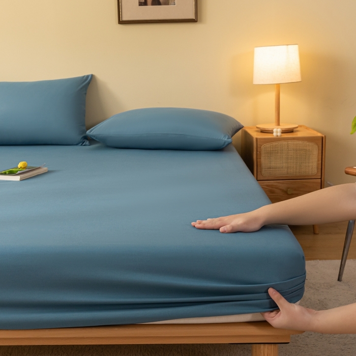 91家纺网 家纺一手货源 找家纺 梵克保罗 2025新款简约纯色亲肤磨毛床笠 牛仔蓝