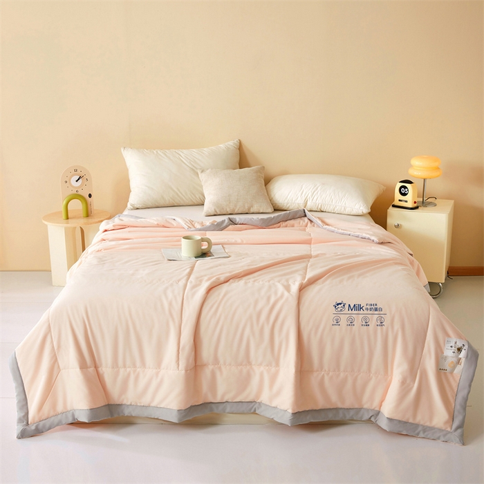 91家纺网 家纺一手货源 找家纺 猎鹿人家纺 2025新款牛奶蛋白夏被 冰雾粉