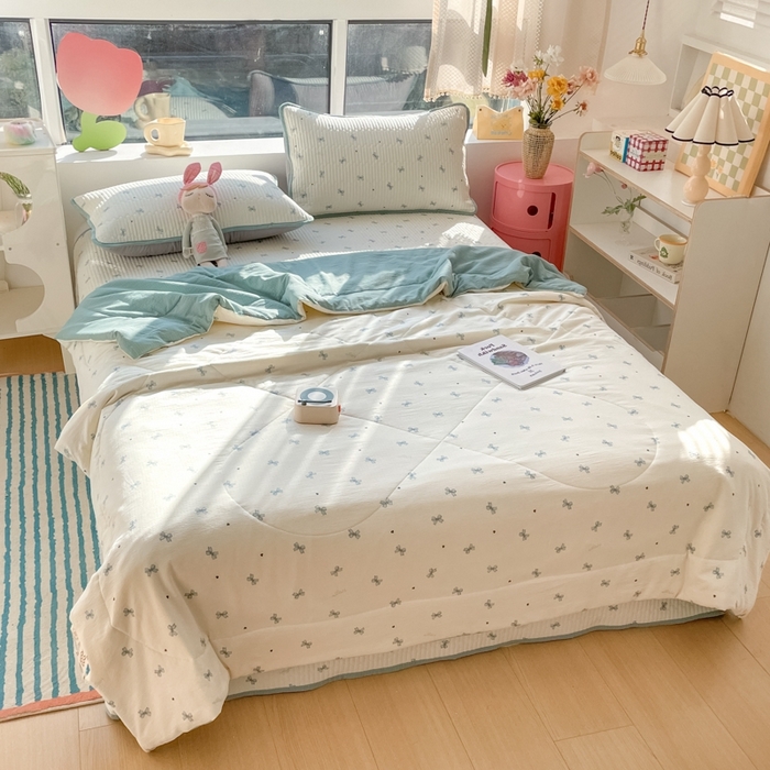 91家纺网 家纺一手货源 找家纺 老帅的工厂店2025新款a类云感双层纱7a抗菌夏被四件套 倾结