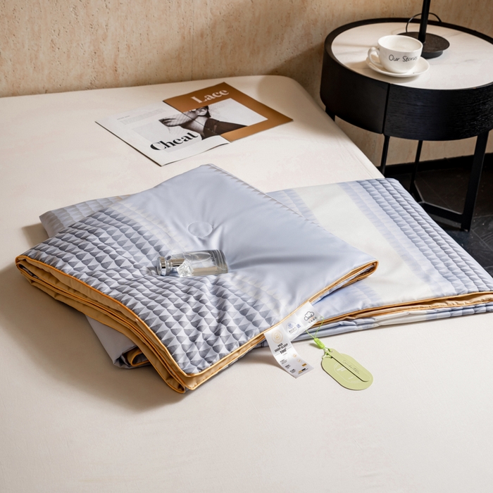 91家纺网 家纺一手货源 找家纺 眠多宝 2025新款舒适莱赛尔纤维夏被被子被芯 轻奢叠缎