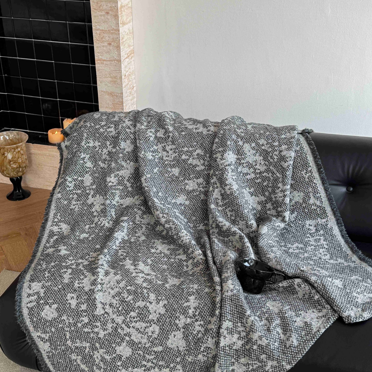 91家纺网 家纺一手货源 找家纺 金丝鸟家纺 2025春夏新款高端羊毛混纺盖毯毯子盖毯多功能盖毯飞机毯 利文 深灰