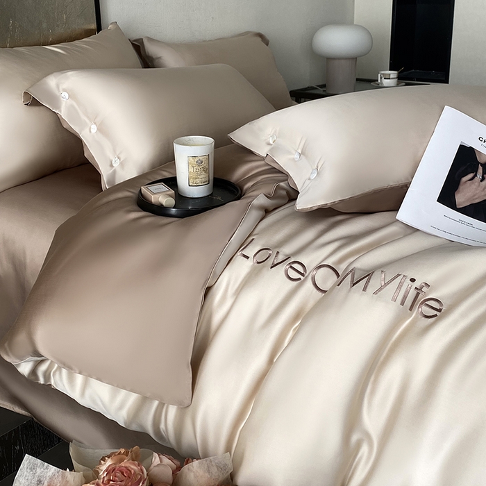 91家纺网 家纺一手货源 找家纺 优悦 2025新款冰丝印花刺绣双拼四件套-漫心 香槟色