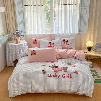 91家纺网 家纺一手货源 找家纺 星座家纺 2025新款水洗棉毛巾绣四件套 哈哈狗