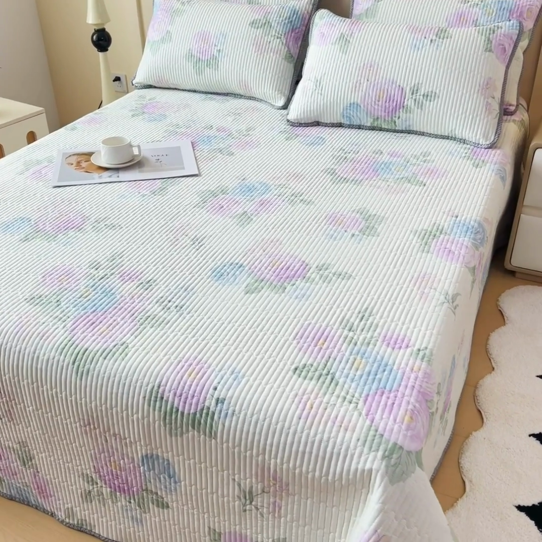 91家纺网 家纺一手货源 找家纺 情煊家纺 2025新款双面全棉夹棉床盖三件套 假日玫瑰