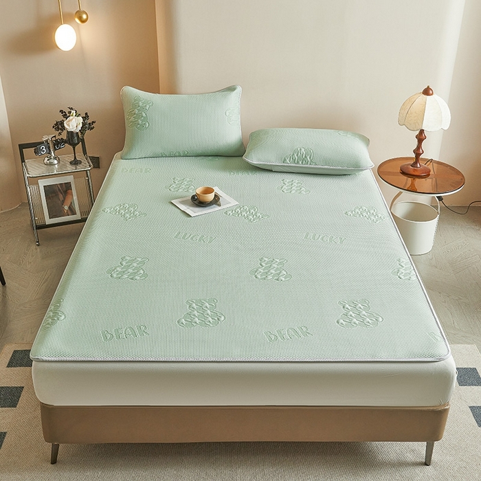 91家纺网 家纺一手货源 找家纺 柔品2025新款PE中分子凉感提花凉席系列 卡迪熊 绿-床席款