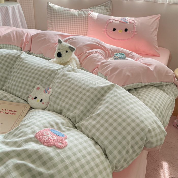 91家纺网 家纺一手货源 找家纺 星座家纺 2025新款水洗棉毛巾绣四件套 笑脸KT 绿粉