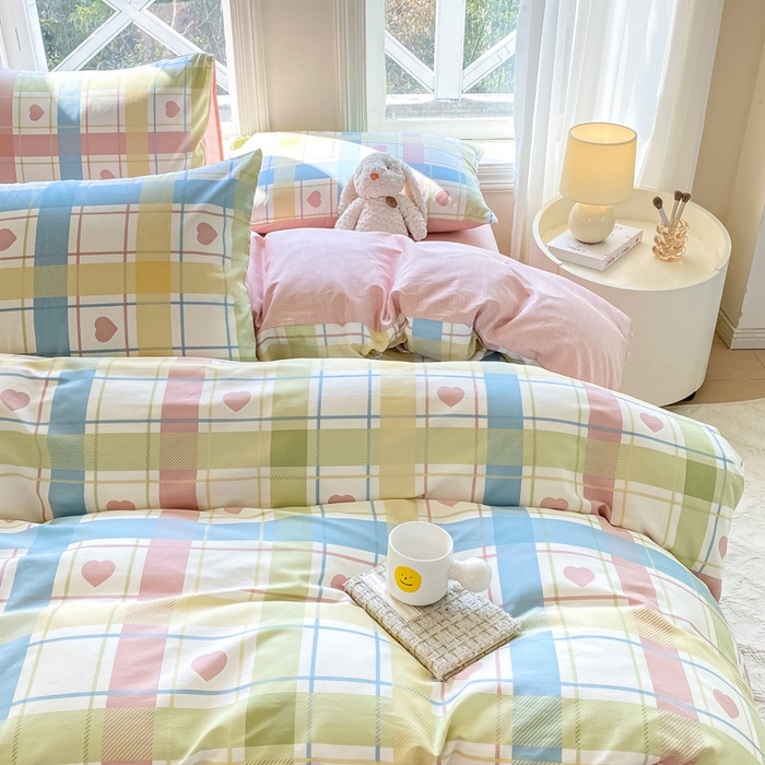 91家纺网 家纺一手货源 找家纺 念家居 2025新款直播爆款三件套印花小清新13070全棉四件套 爱心格-粉